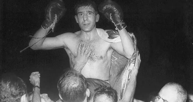 Garbis Zakaryan Omuzlarda