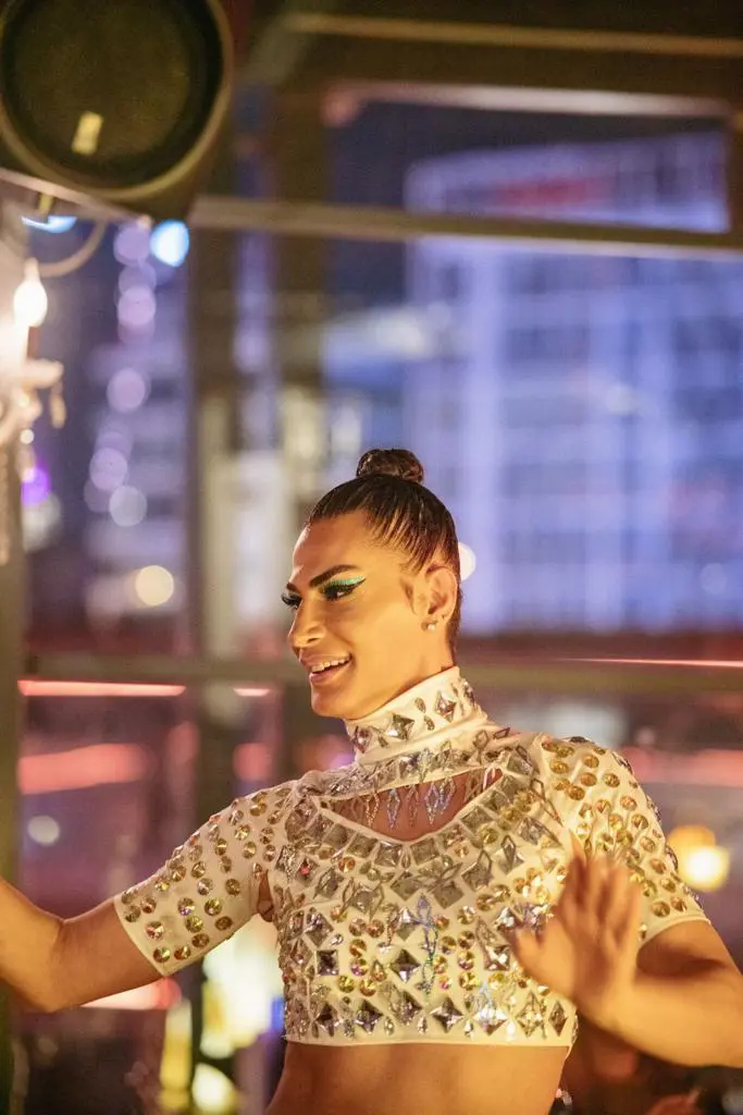 Zenne Ne Demek? Zenne Geleneği nedir? Ne anlama gelir? Erkek Dansöz