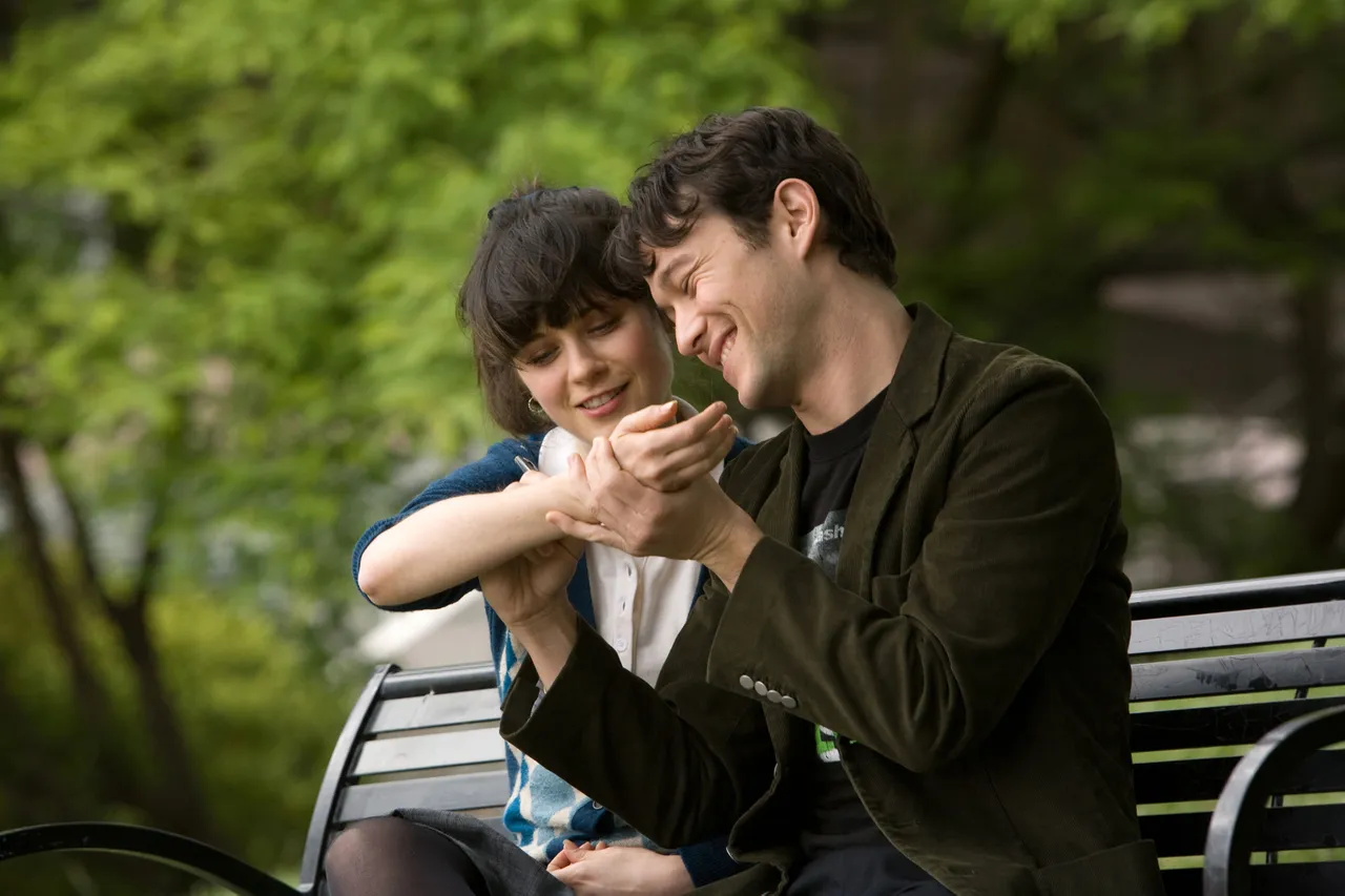 Zooey Deschanel ve Joseph Gordon-Levitt'in ilginç performansları!