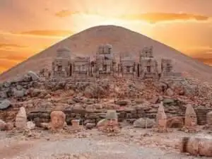 Nemrut Dağı nerede, nemrut dağı heykelleri, Nemrut dağı güzellikleri,nemrut dağı hikayesi