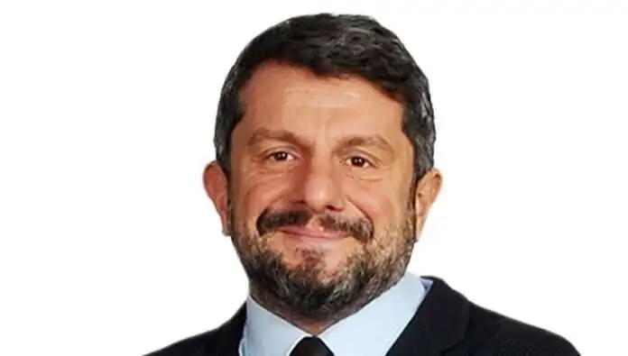 Can Atalay Kimdir, Kaç yaşında, Nereli? TİP milletvekili Can Atalay Neden Ceza Evinde, Suçu Nedir? Can Atalay Kimdir, Kaç yaşında, Nereli? TİP milletvekili Can Atalay Neden Ceza Evinde, Suçu Nedir?